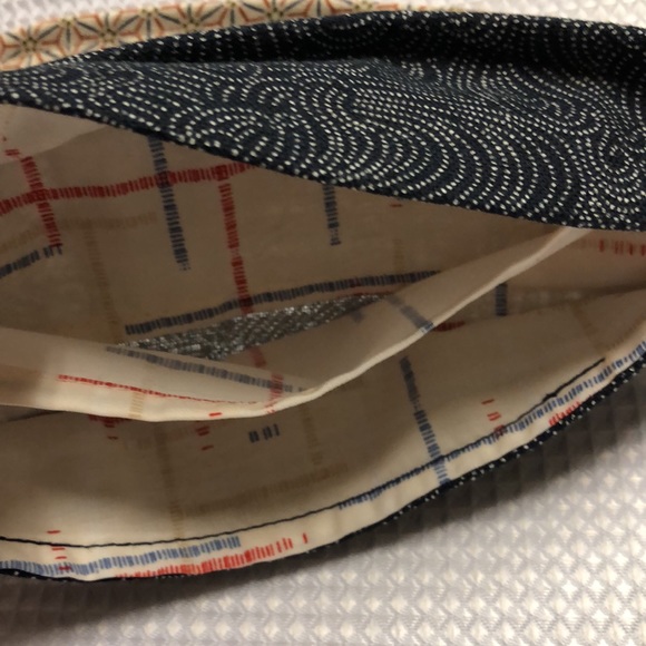 2 Masks: Tan Geometric & Black Micron Dot Elastic Bi-fold & 1 Blue Clip Holder - Picture 8 of 9